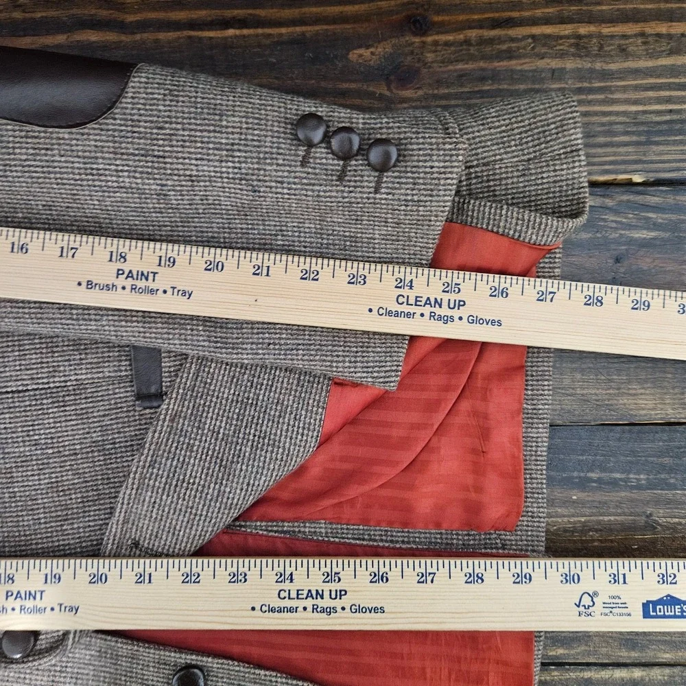 Men's Tweed Style Sport Coat Blazer Two Button Brown Wool Polyester Size 40R